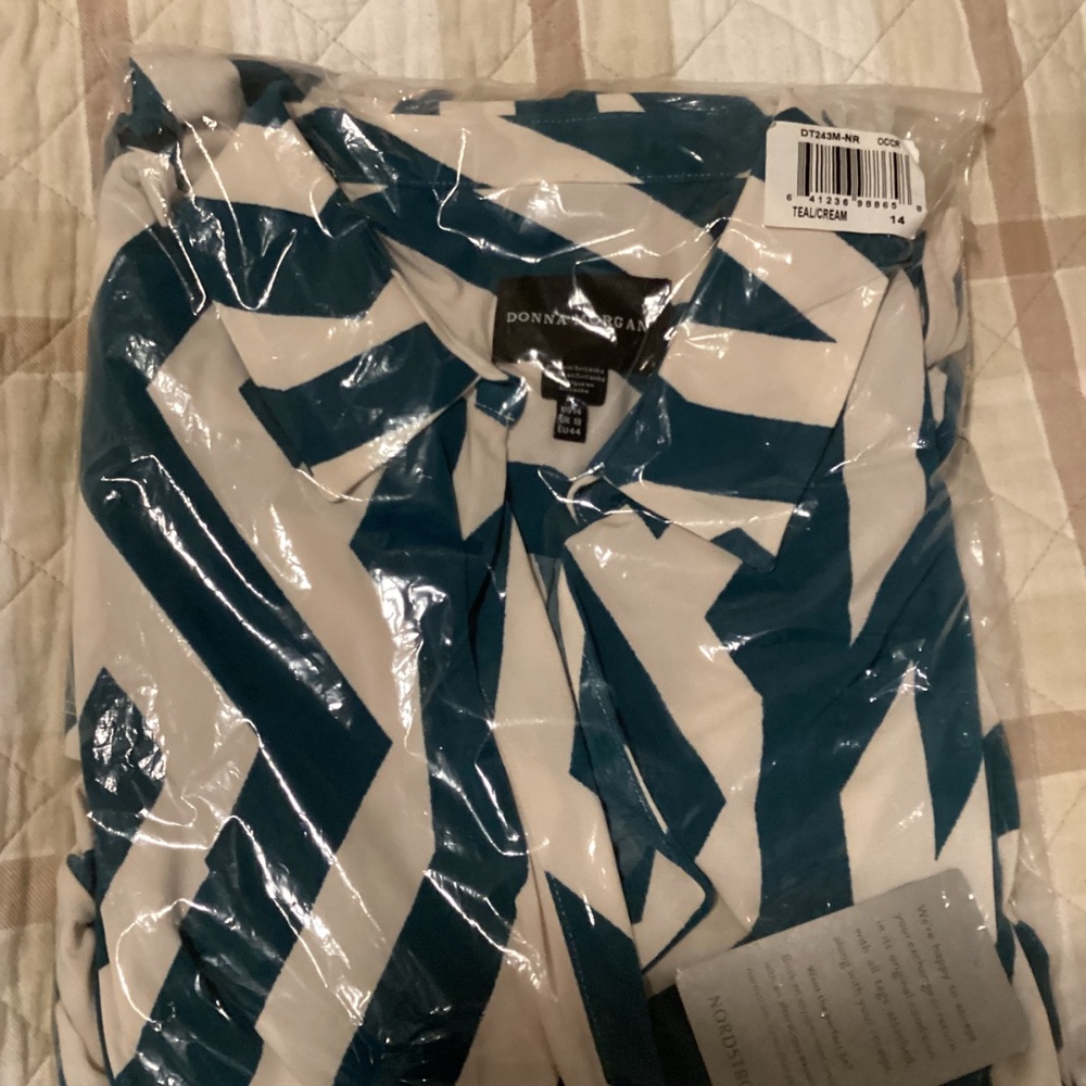 Donna Morgan Print Long Sleeve Wrap Shirtdress - Picture 8 of 16